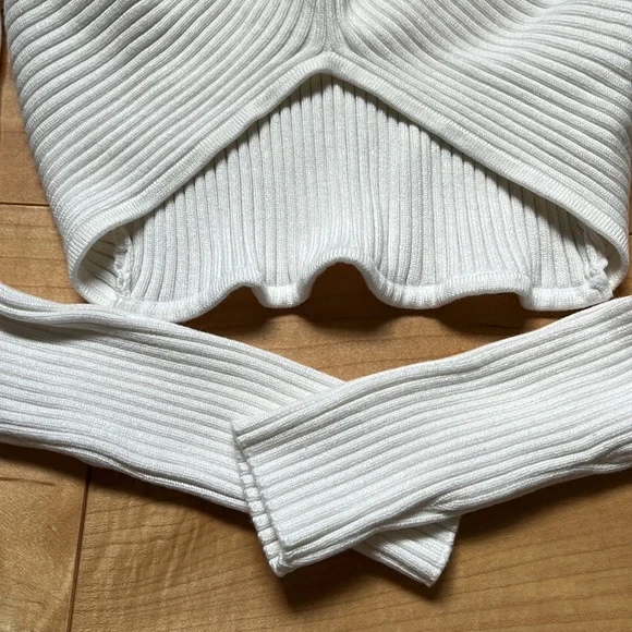 NWOT Abercrombie White Ribbed Front Twist Sweater - Picture 4 of 7